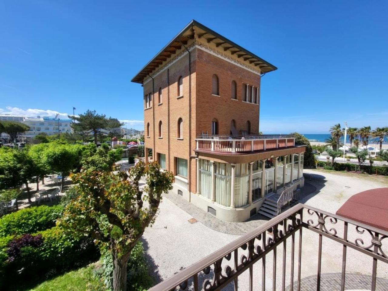 Hotel Villa Fulgida Cattolica Exterior foto