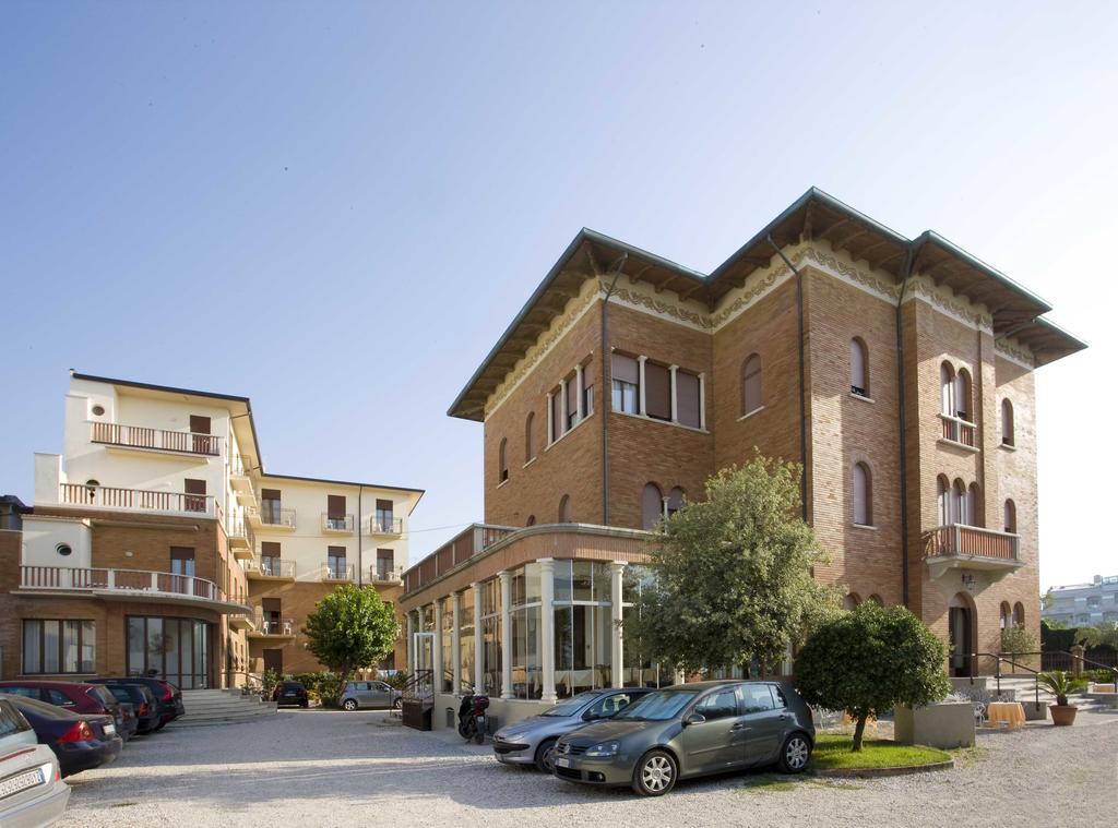 Hotel Villa Fulgida Cattolica Exterior foto